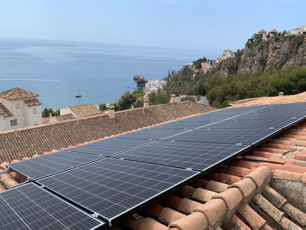 Instalación fotovoltaica de autoconsumo en La Herradura